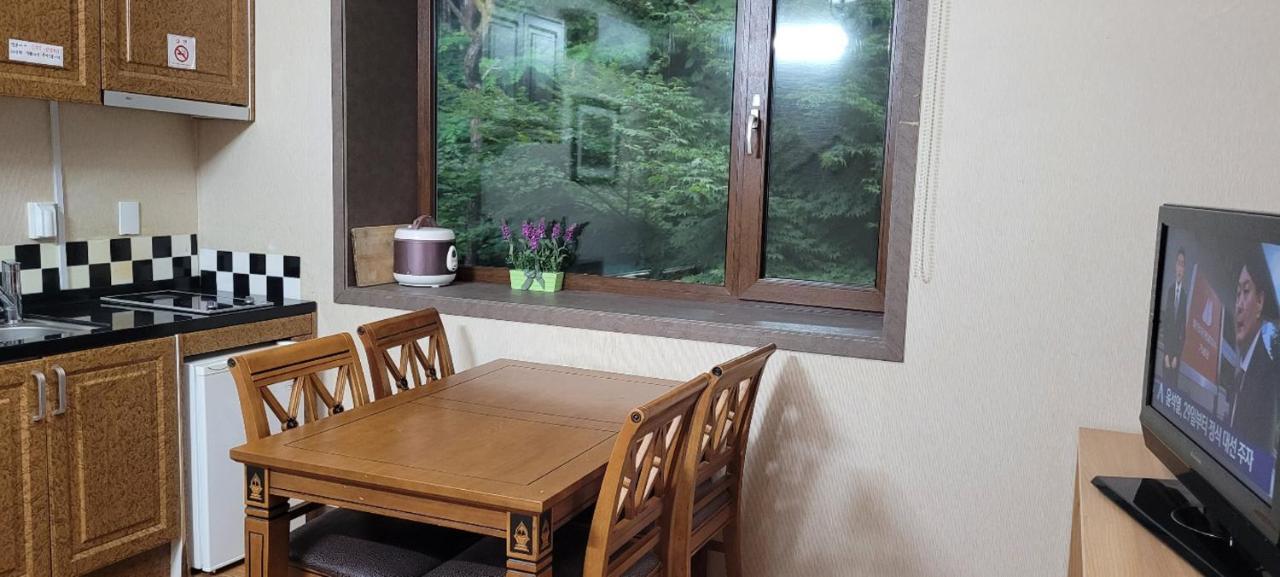 Sanaega Pension Villa Yangyang Exteriör bild