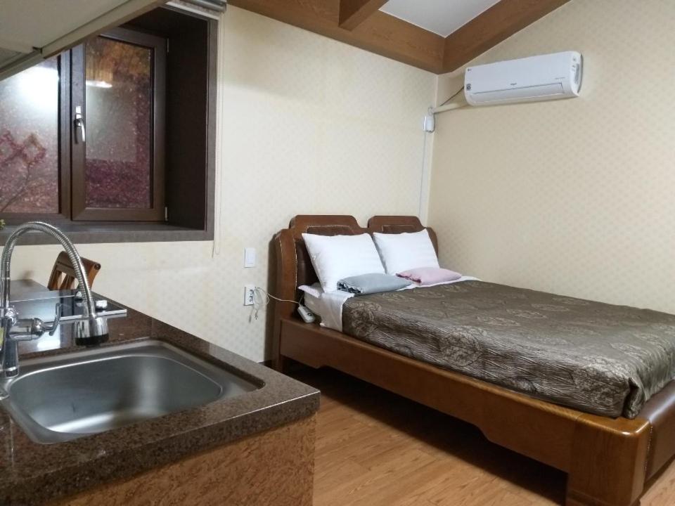 Sanaega Pension Villa Yangyang Exteriör bild